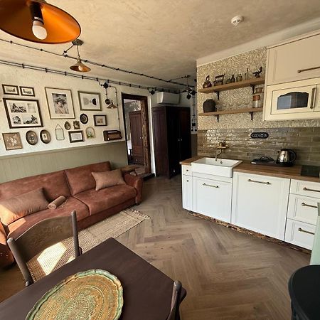 Kavart Apartments Trenčín Buitenkant foto